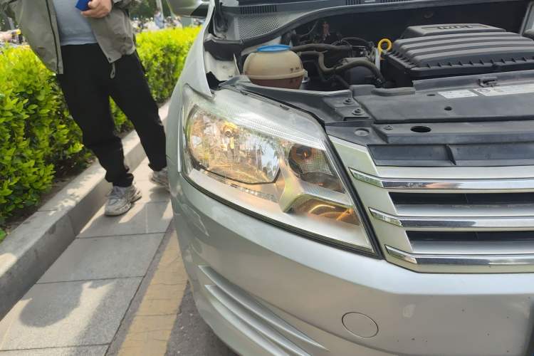 Used Volkswagen Santana 2015 1.6L Manual Fashion Edition
