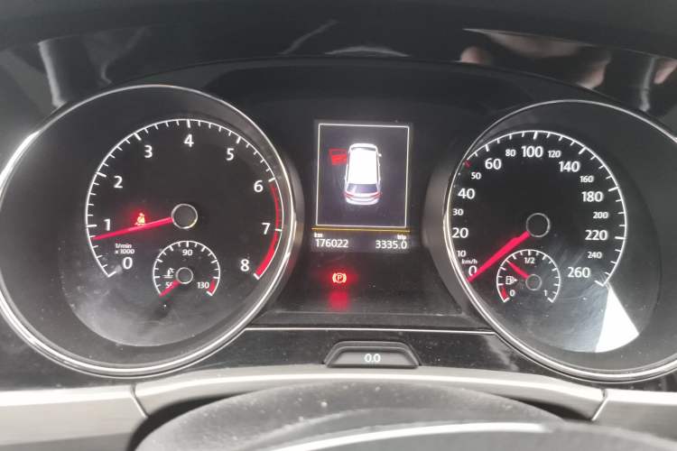 Used Volkswagen Touran 2016 Volkswagen Touran L 280TSI DSG Luxury Edition Instrument Cluster