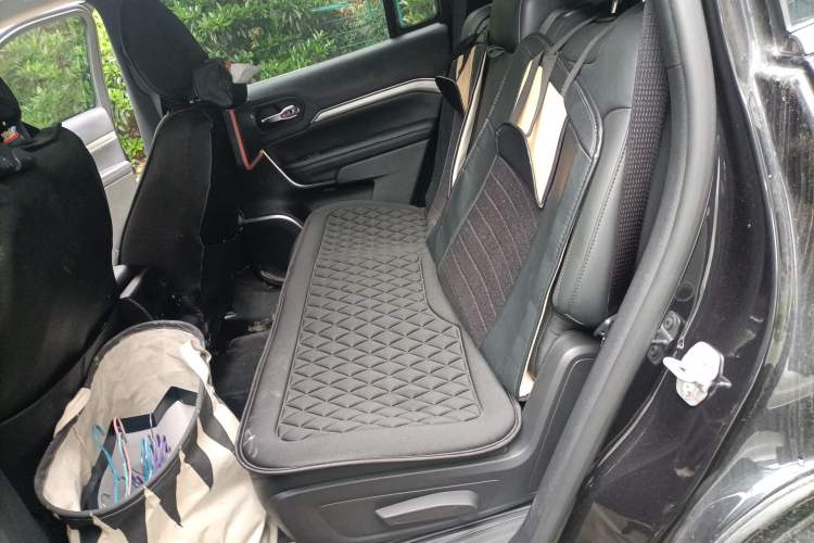 Used Jeep Grand Commander 2022 2.0T Two-Wheel Drive Luxury Version Left Rear Seat