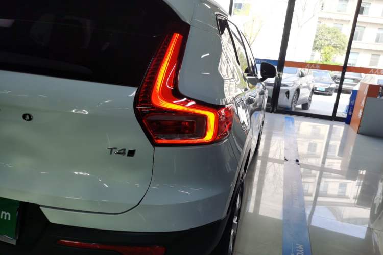 Used Volvo XC40 2022 T4 Four-Wheel Drive Smart & Stylish Edition