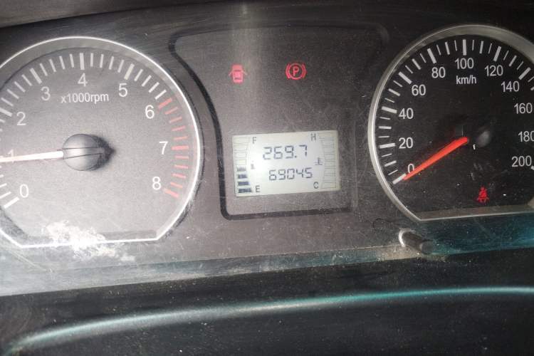 Used FORTHING Lingzhi 2018 M3L 1.6L 7-Seater Comfort Model Odometer Close Up