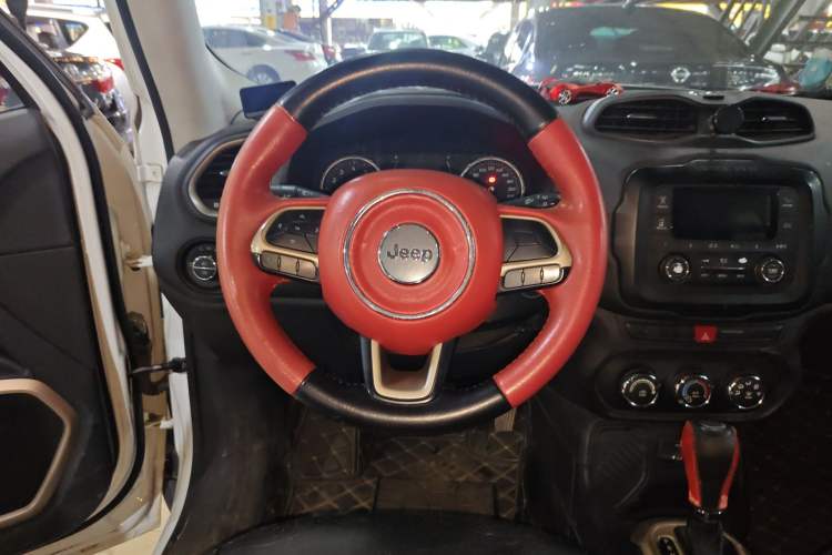 Used Jeep Renegade 2017 180T Automatic Kinetic Edition+ Steering Wheel