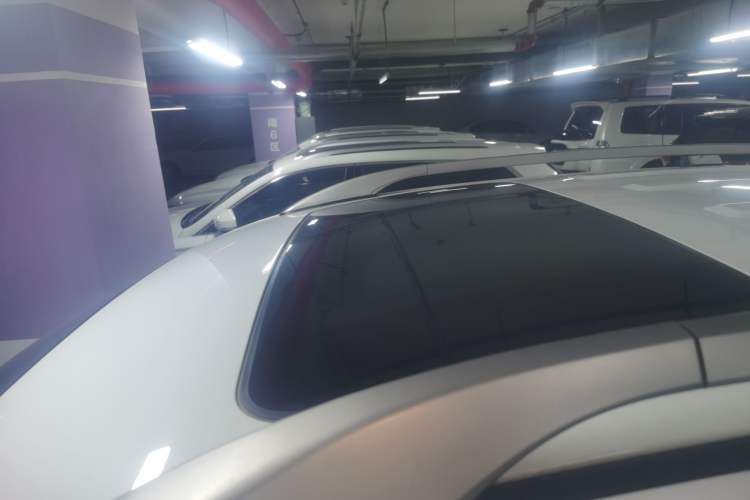 Used Chevrolet Captiva 2015 2.4L Two-Wheel Drive Urban Version 5 Seats Roof