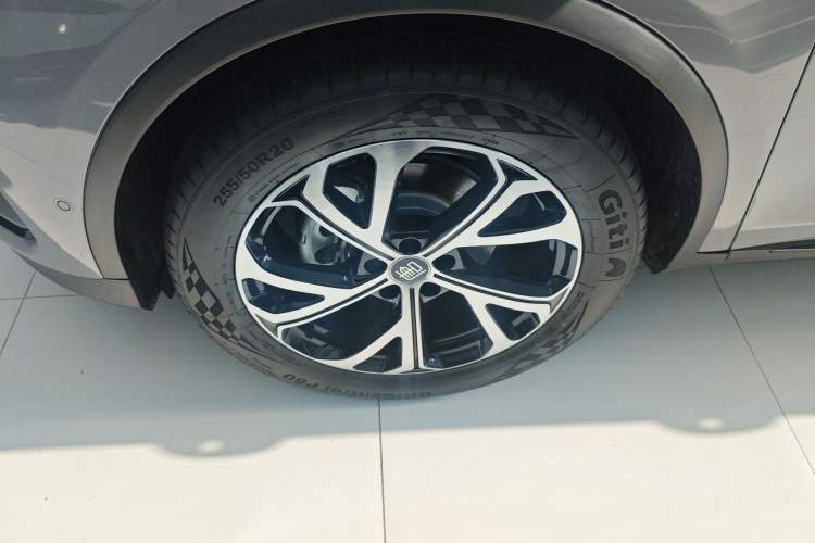 Used BYD Tang New Energy 2025 Intelligent Driving Version DM-i 115KM Flagship Edition Exterior 4