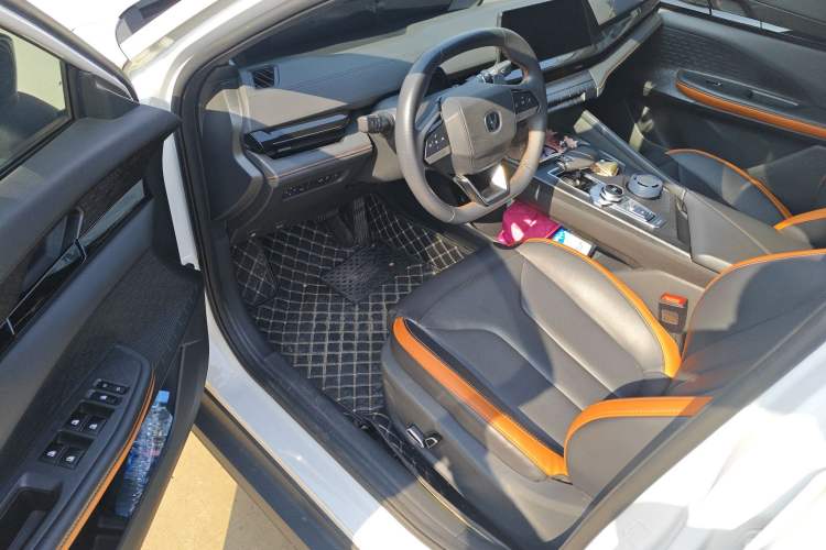 Used Changan UNI-V 2023 1.5T Prestige Model