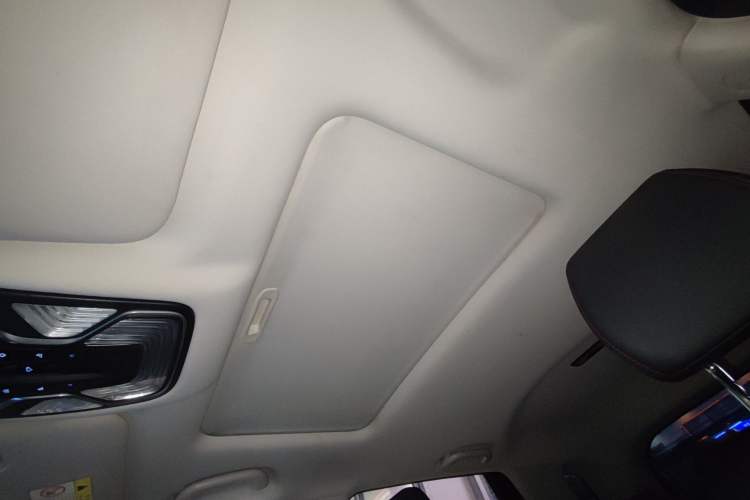 Used CHANGAN CS55 2018 1.5T Automatic Colorful Edition China V Standard
