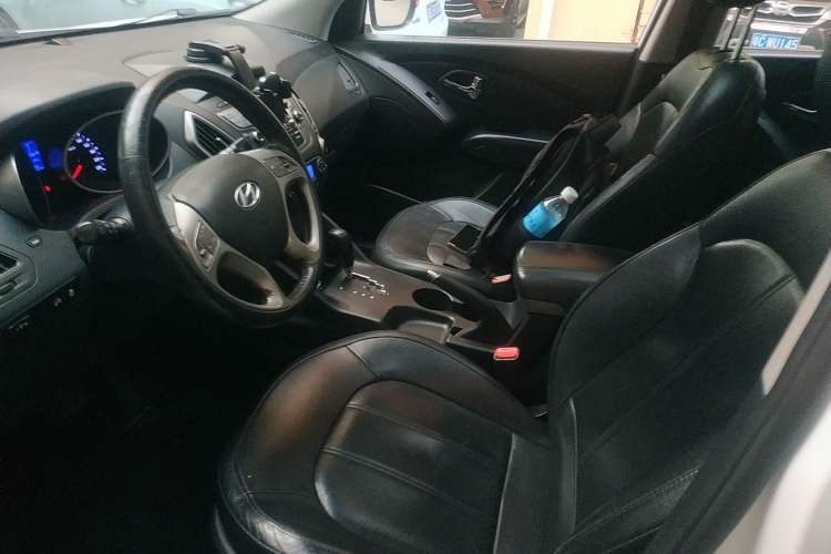 Used Hyundai ix35 2012 2.0L Automatic Two-Wheel Drive Elite Edition GLS Left Front Seat