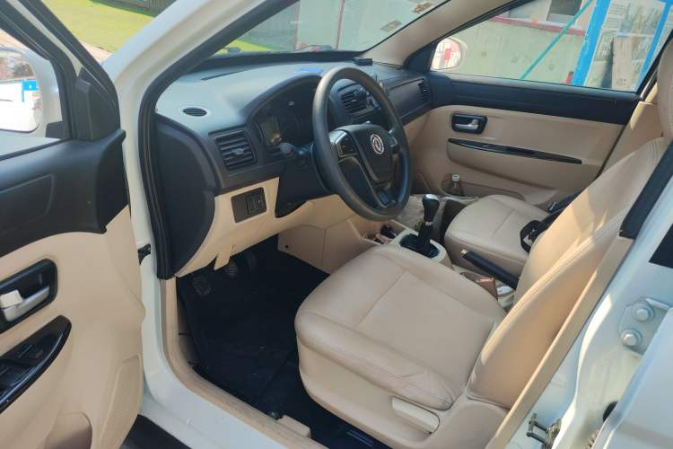 Used Dongfeng Fengon 370 2016 1.5L Manual Standard Model II 7 Seats