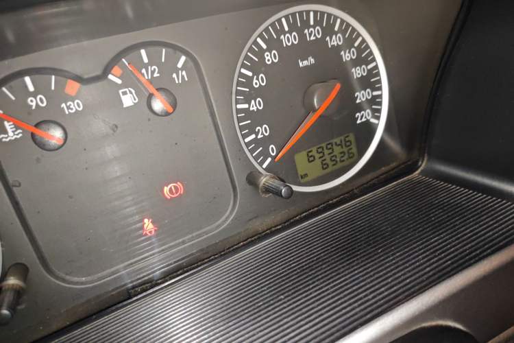 Used Volkswagen Santana Vista 2008 1.8L Manual Sishang Model Odometer Close Up