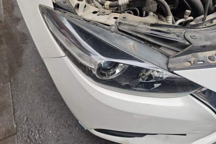 Used Mazda 3 Axela 2017 Sedan 1.5L Automatic Comfort Model China VI Standard Right Front Headlight