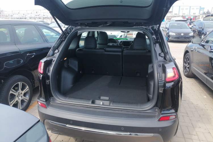 Used Jeep Cherokee 2019 2.0T Four-Wheel Drive Exclusive Edition China V
