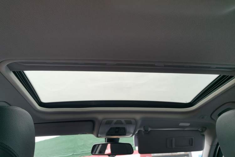 Used BMW 3 Series 2016 320Li Ambition Model
