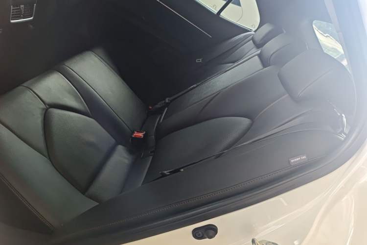 Used Toyota Camry 2021 2.0G Luxury Edition
