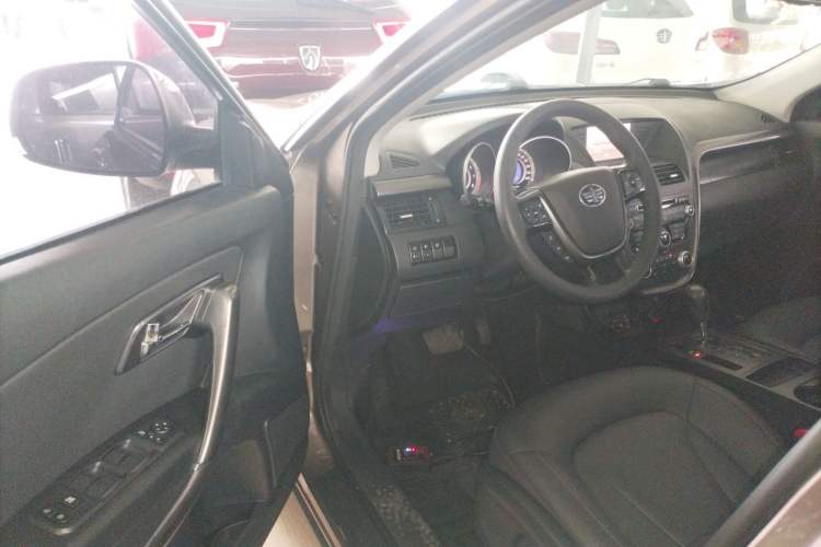 Used Bestune X80 2016 1.8T Automatic Luxury Model
