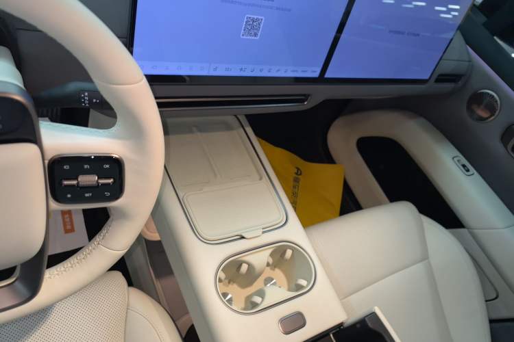 Used Li Auto i6 2025 Model Four-Wheel-Drive Standard Type