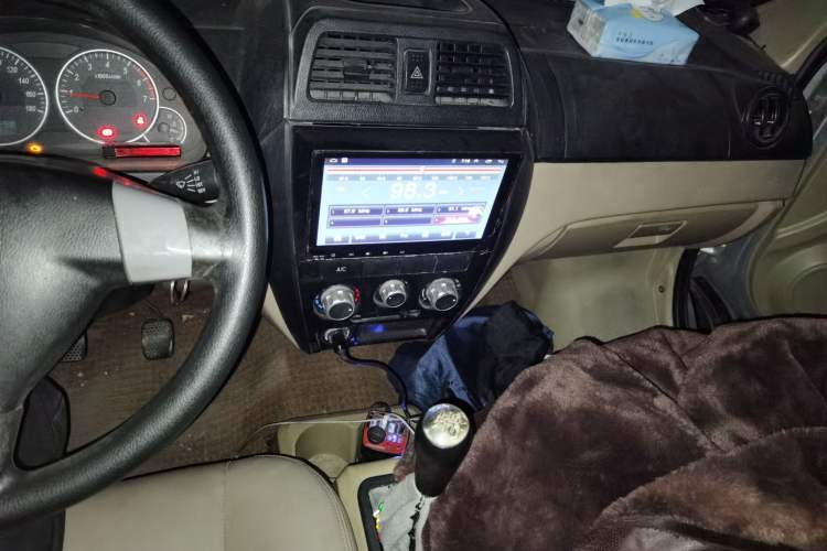 Used Dongfeng Xiaokang C37 2016 1.5L Standard II DK15-06 Audio And AC Panel