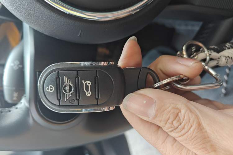 Used MINI MINI 2022 1.5T COOPER Classic Edition