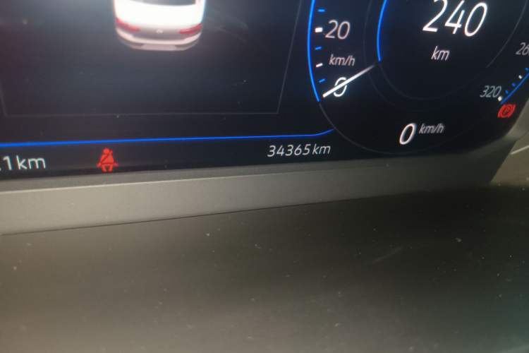 Used Volkswagen Magotan 2021 330TSI DSG 30th Anniversary Edition Odometer Close Up