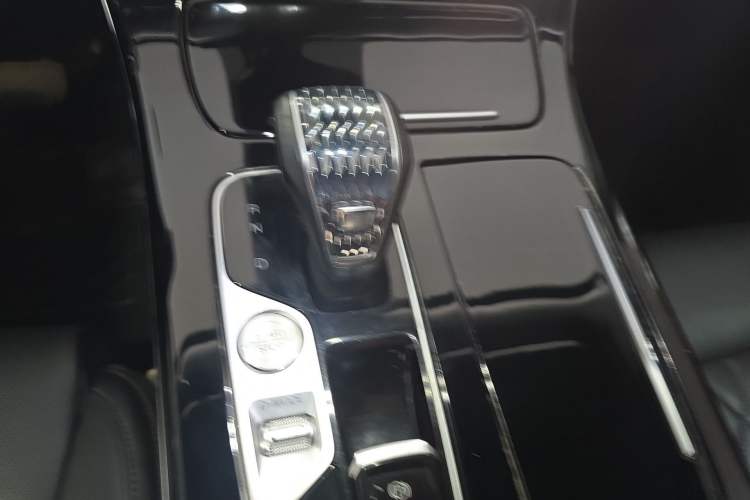 Used GAC Trumpchi M8 2024 Master Series 400T Ultimate Edition Gear Lever