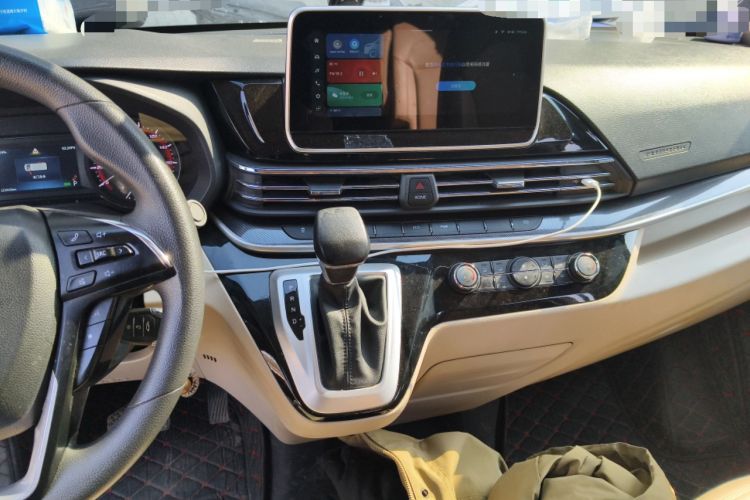 Used SAIC MAXUS Xintu V90 2022 2.0T Automatic ZhiDa Commercial Version Rear-Drive Long Wheelbase High Roof with Single Rear Tire 9-Seater
