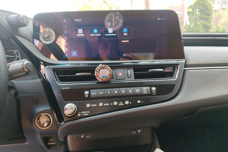 Used Lexus ES 2023 200 Excellence Edition Audio And AC Panel