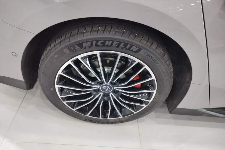 Used BYD Han 2025 EV with 701 km of Laser Radar-Enabled Intelligent Driving