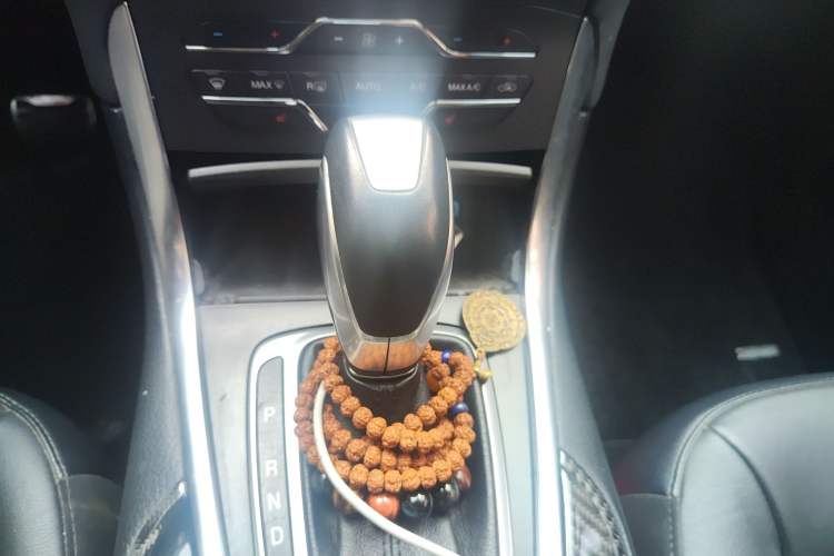 Used Ford Edge 2016 EcoBoost 245 Two-Wheel-Drive Titanium 7-Seater
