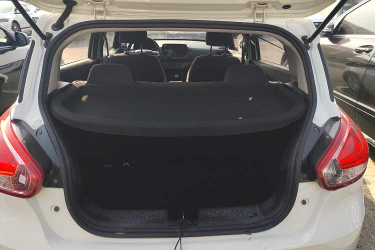 Used Baojun 310 2016 1.2L manual Comfort trim level