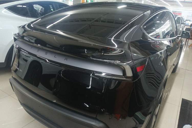 Used Tesla Model Y 2026 Facelifted Long-Range Rear-Drive Model Rear Right 45 Deg