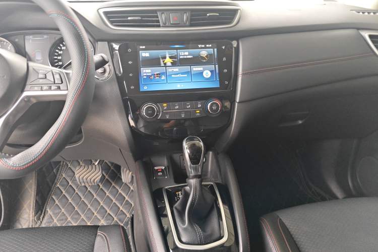 Used Nissan Qashqai 2019 2.0L CVT Luxury Edition Audio And AC Panel