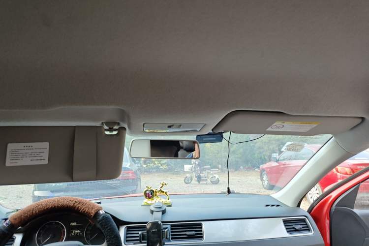 Used Skoda Rapid Spaceback 2016 Revised Version 1.4L Manual Front-Drive Edition Headliner