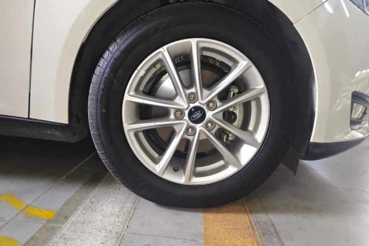 Used Ford Focus 2015 Sedan EcoBoost 180 Automatic Elite Model
