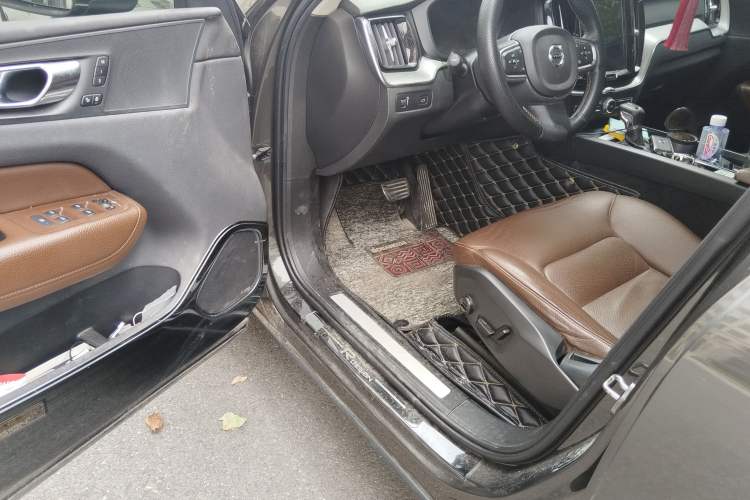 Used Volvo XC60 2020 T5 4x4 Zhiyi Luxury Edition