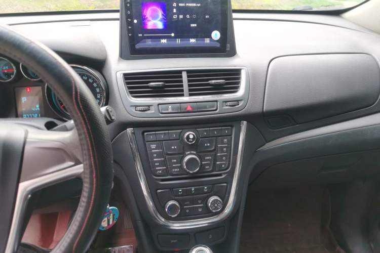 Used Buick Encore 2015 1.4T Automatic Two-Wheel Drive Urban Elite Version
