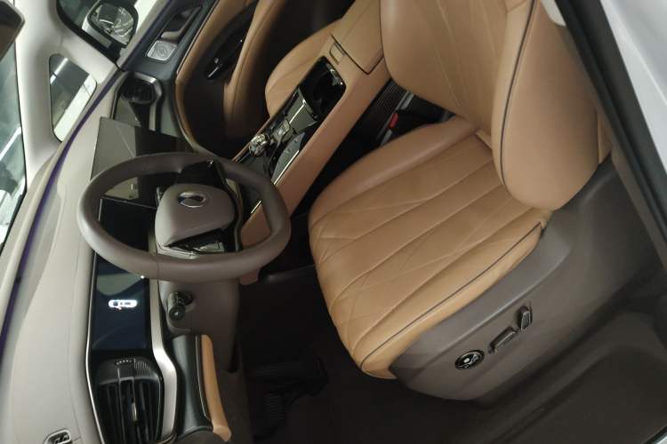 Used Denza D9 2022 DM-i 970 Four-Wheel Drive Flagship Model
