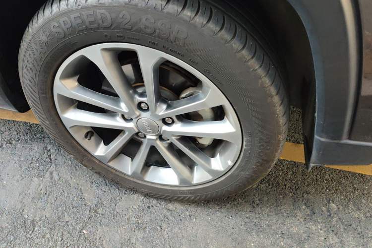 Used Jeep Grand Commander 2018 2.0T Four-Wheel Drive Premium Navigation Version China V
