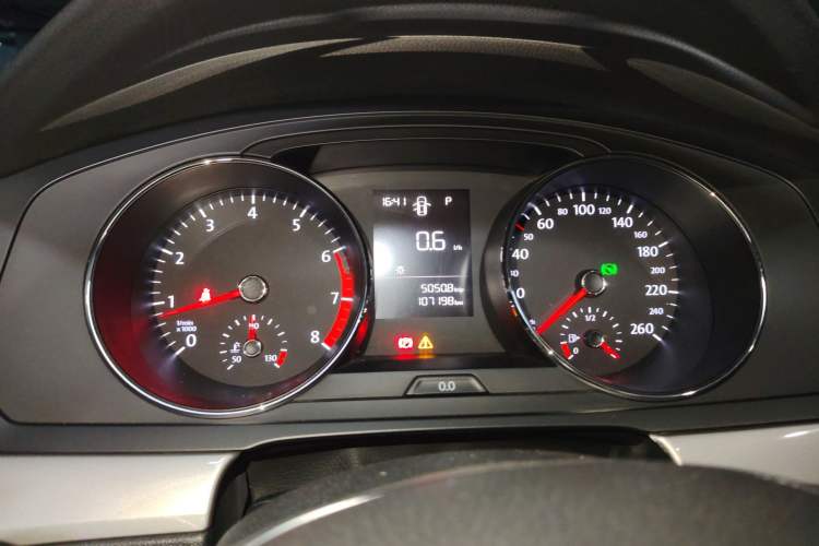 Used Volkswagen Lamando 2015 230TSI DSG Fashion Edition