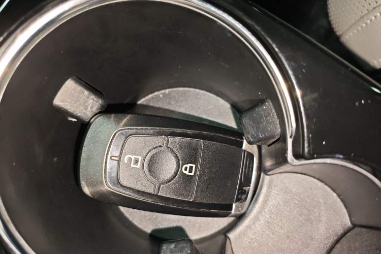 Used Ford Escape 2020 EcoBoost 245 Two-Wheel-Drive Titanium Edition Interior 1