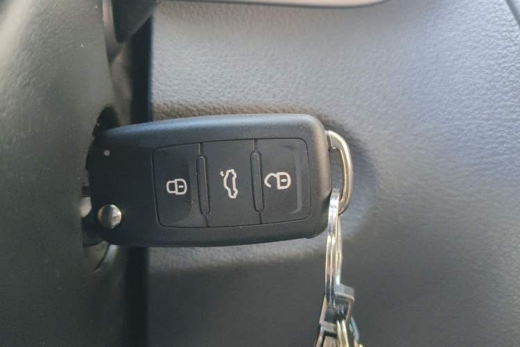 Used Volkswagen Touran 2013 1.4T Manual Fashion Edition 5 Seats Vehicle Key