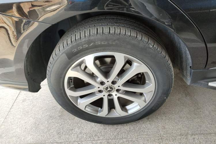 Used Mercedes-Benz GLE 2019 GLE 320 4MATIC Dynamic Edition Prestige Model Right Rear Wheel Hub