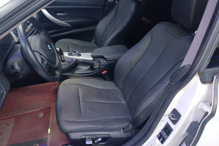 Used BMW 3 Series GT 2016 320i Fashion Model
