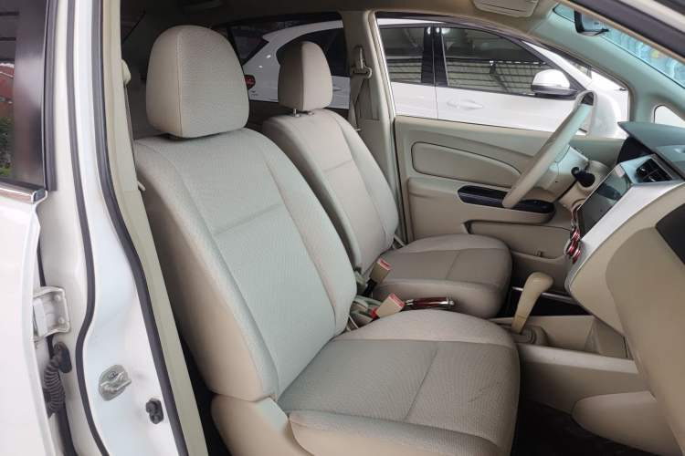 Used Venucia D50 2013 1.6L Automatic Fashion Edition Right Front Seat