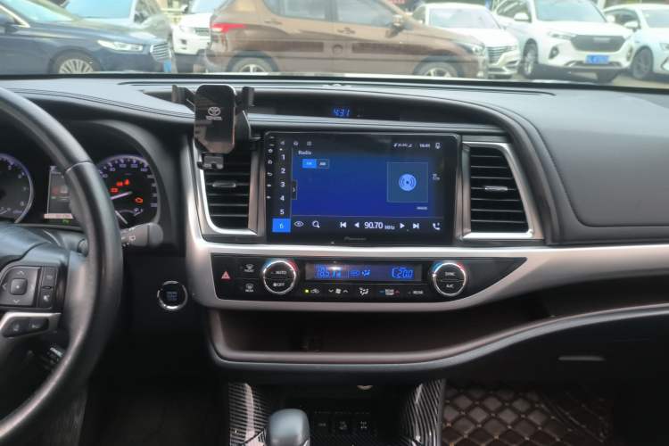 Used Toyota Highlander 2018 2.0T Four-Wheel Drive Luxury Version 7 Seats China VI Standard