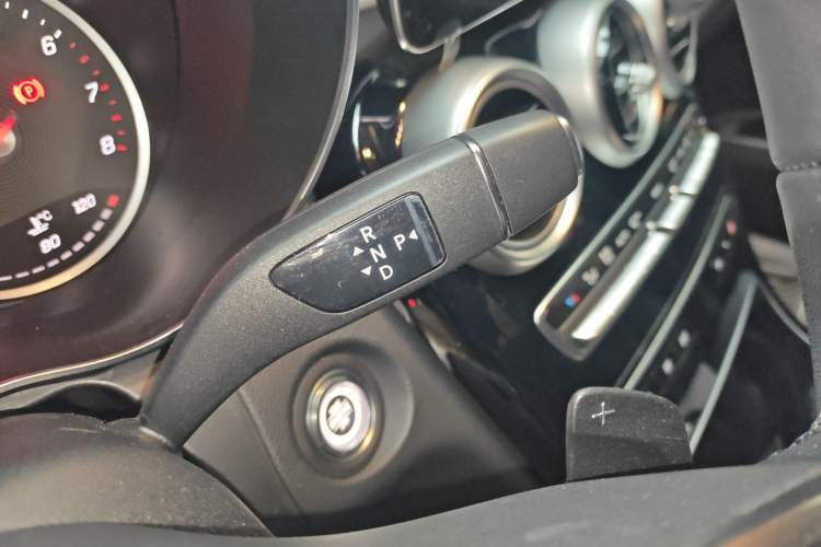 Used Mercedes-Benz GLC 2020 GLC 260 L 4MATIC Dynamic Model Gear Lever