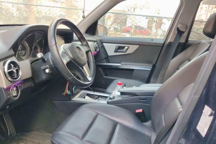 Used Mercedes-Benz GLK-Class 2013 GLK 300 4MATIC Dynamic Sunroof Model