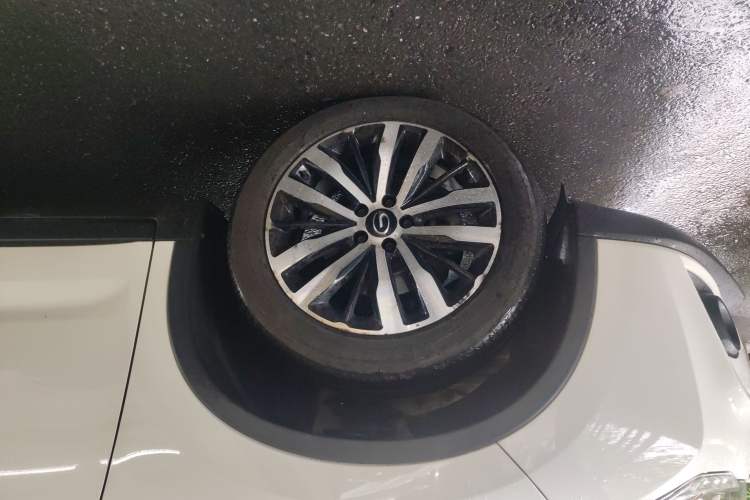 Used GAC Trumpchi GS4 2017 235T Automatic Two-Wheel Drive Luxury Smart Connectivity Version Left Front Wheel Hub