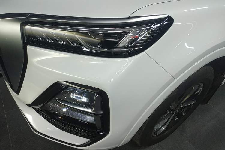 Used Hongqi HS5 2023 2.0T Qixiang Pro Edition
