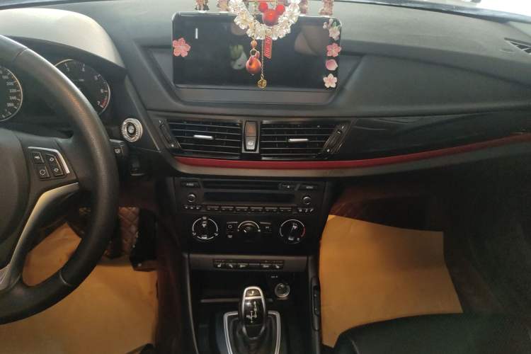 Used BMW X1 2015 sDrive18i Fashion Upgrade Edition Audio And AC Panel