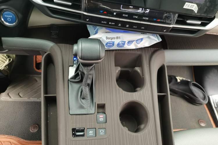 Used Toyota Granvia 2023 2.5L Hybrid Prestige PLUS Edition Gear Lever