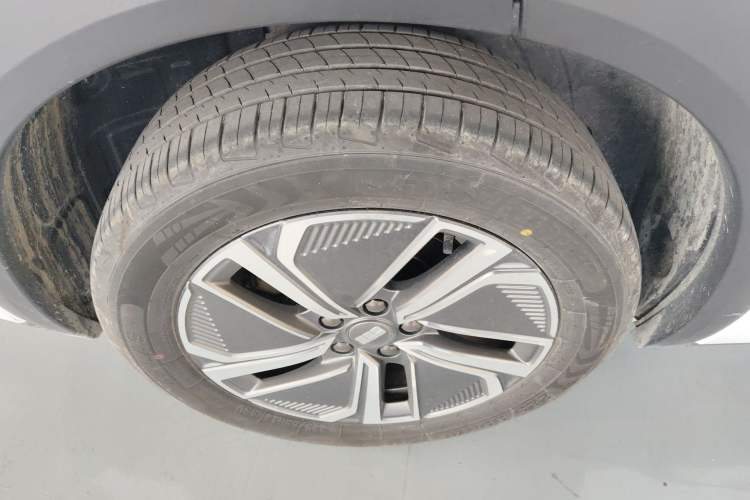 Used Geely Galaxy Xingjian 7 EM-i 2025 120km Exploration+ Version Right Rear Wheel Hub